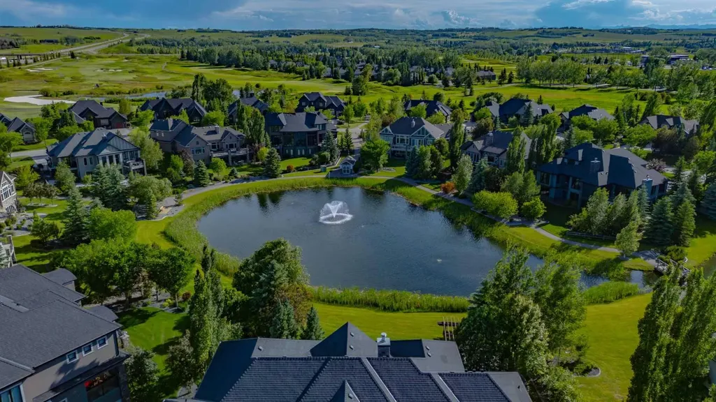 4 Ranche Drive Heritage Pointe AB T1S 4K1