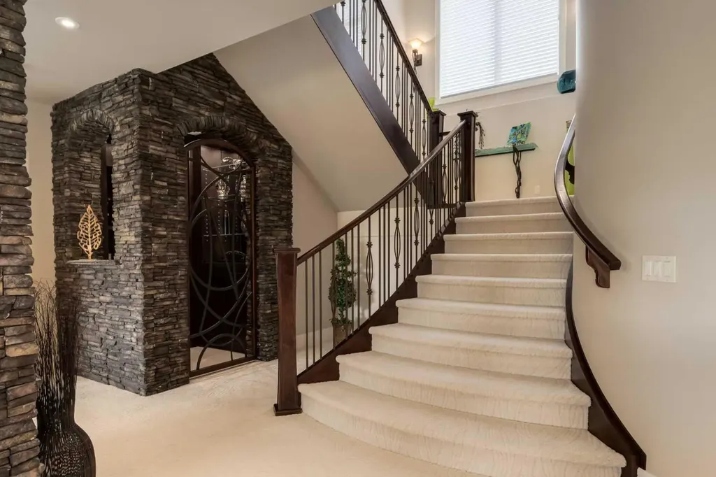 4 Ranche Drive Heritage Pointe AB T1S 4K1