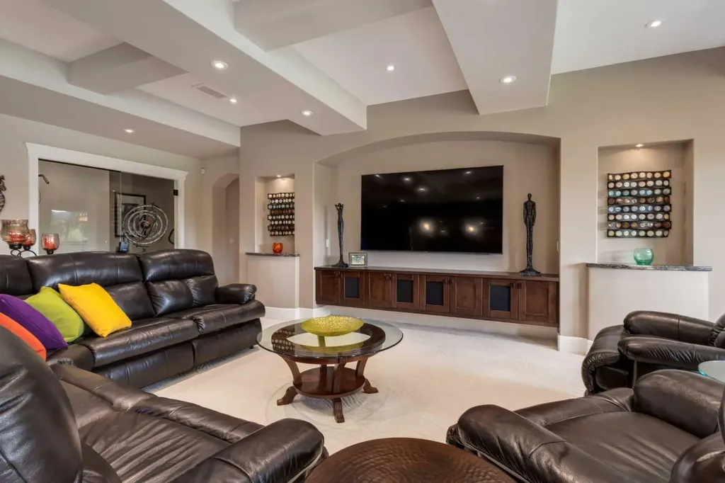 4 Ranche Drive Heritage Pointe AB T1S 4K1