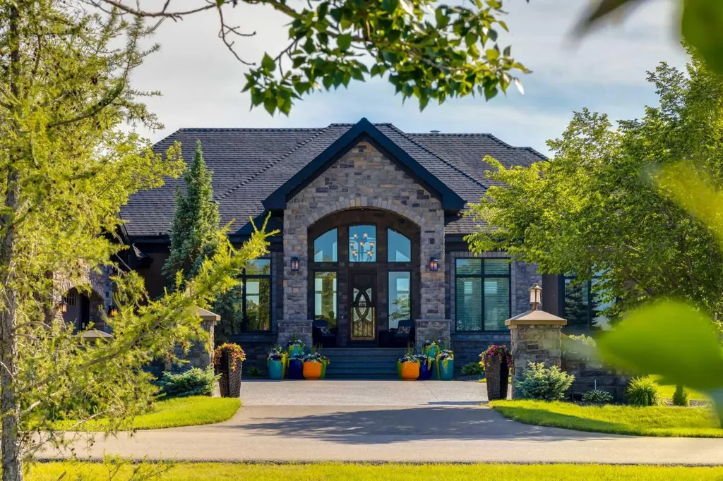4 Ranche Drive Heritage Pointe AB T1S 4K1