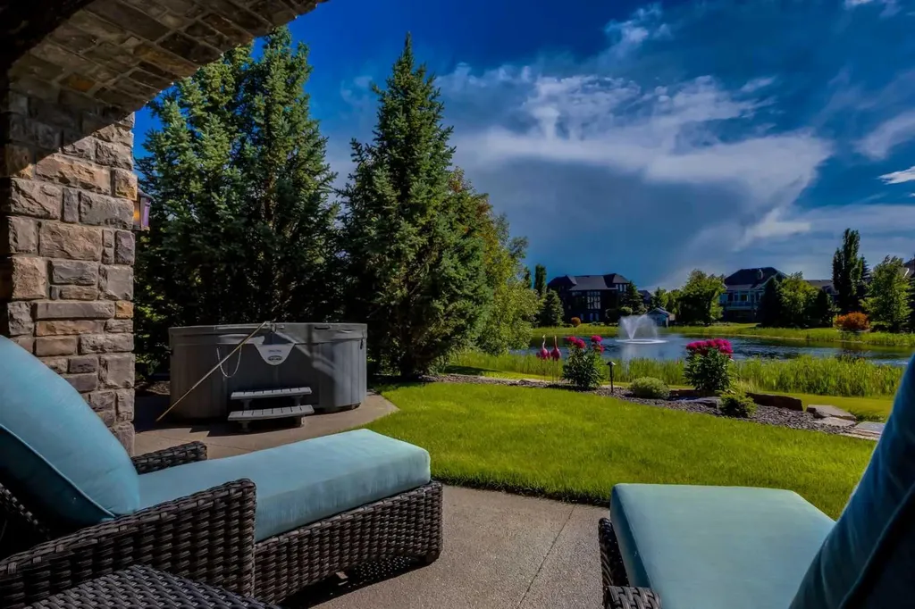 4 Ranche Drive Heritage Pointe AB T1S 4K1