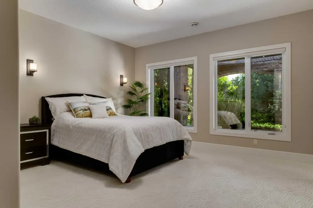 4 Ranche Drive Heritage Pointe AB T1S 4K1
