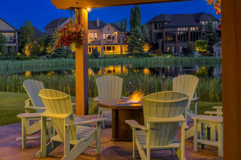 4 Ranche Drive Heritage Pointe AB T1S 4K1