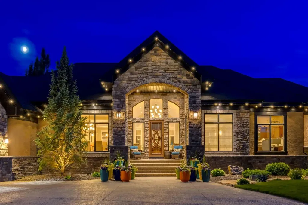 4 Ranche Drive Heritage Pointe AB T1S 4K1
