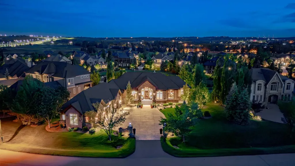 4 Ranche Drive Heritage Pointe AB T1S 4K1