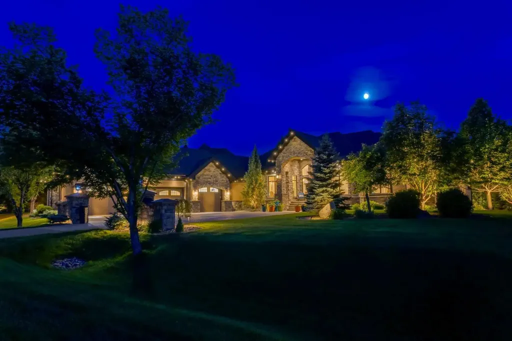 4 Ranche Drive Heritage Pointe AB T1S 4K1