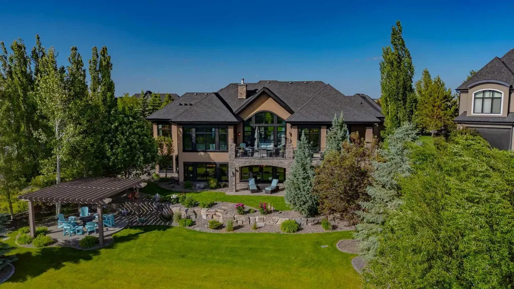 4 Ranche Drive Heritage Pointe AB T1S 4K1