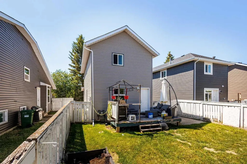 149 Taradale Close NE Calgary AB T3J 3E7