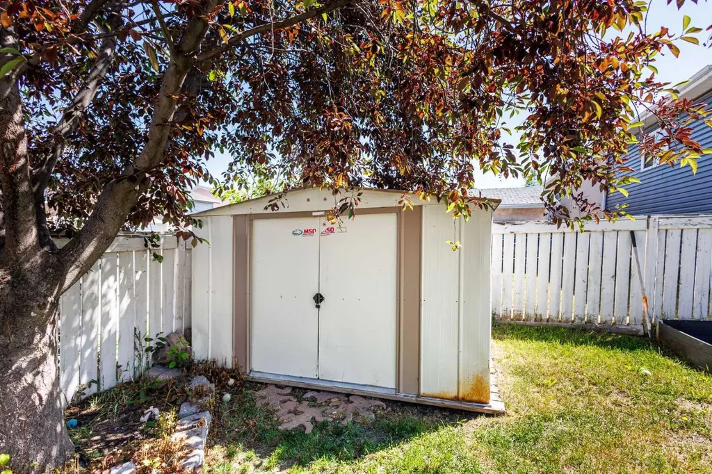 149 Taradale Close NE Calgary AB T3J 3E7
