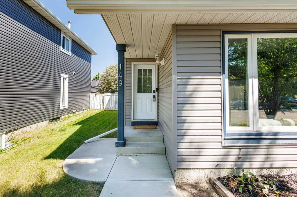 149 Taradale Close NE Calgary AB T3J 3E7