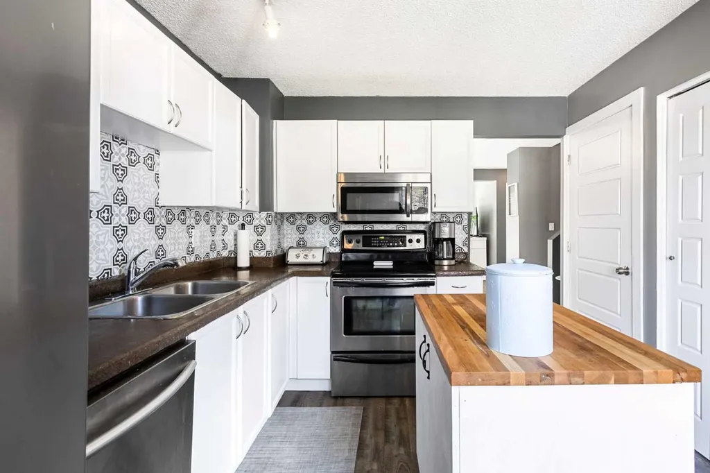 149 Taradale Close NE Calgary AB T3J 3E7