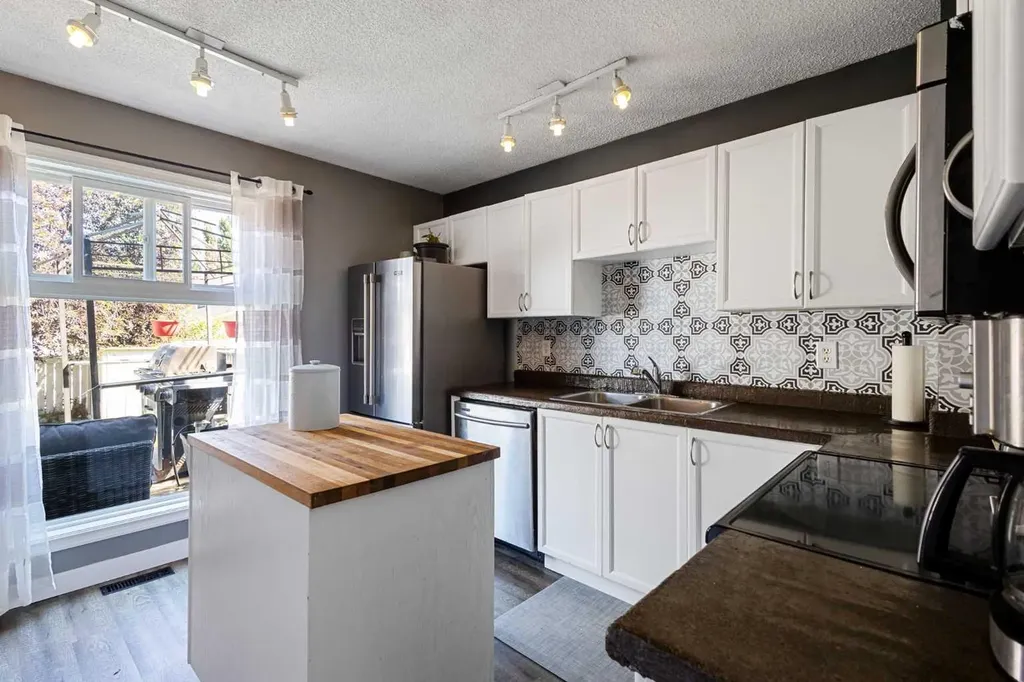 149 Taradale Close NE Calgary AB T3J 3E7