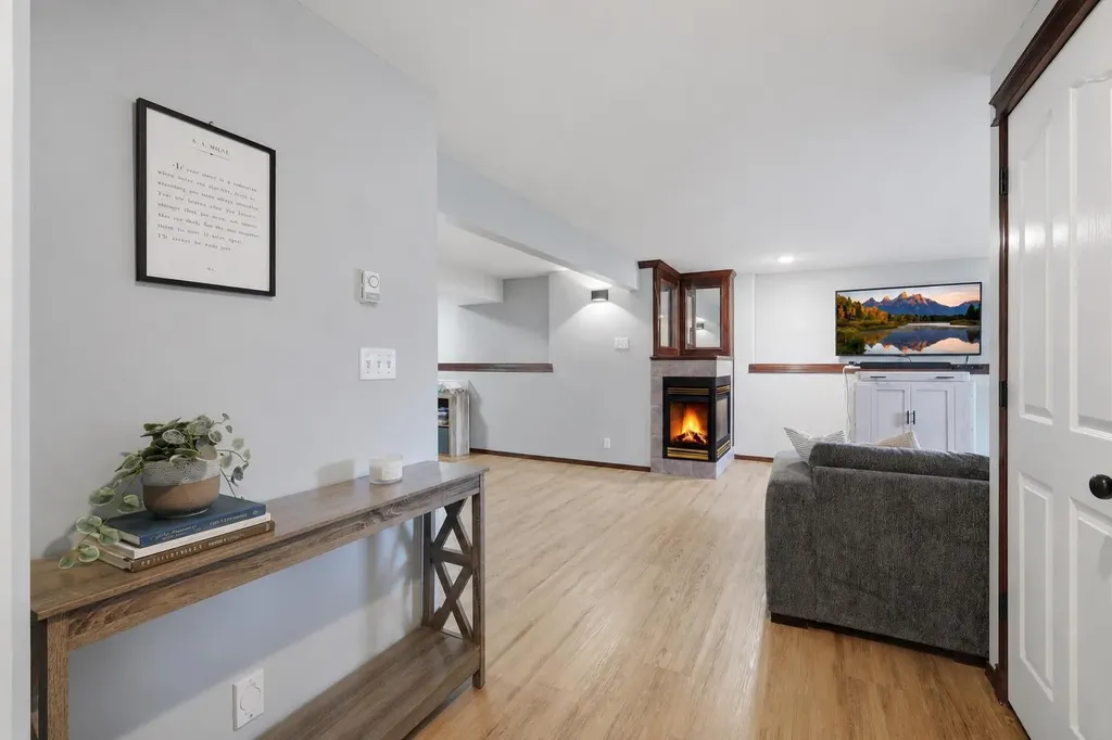 46 Livingston Close Lacombe AB T4L 2J3