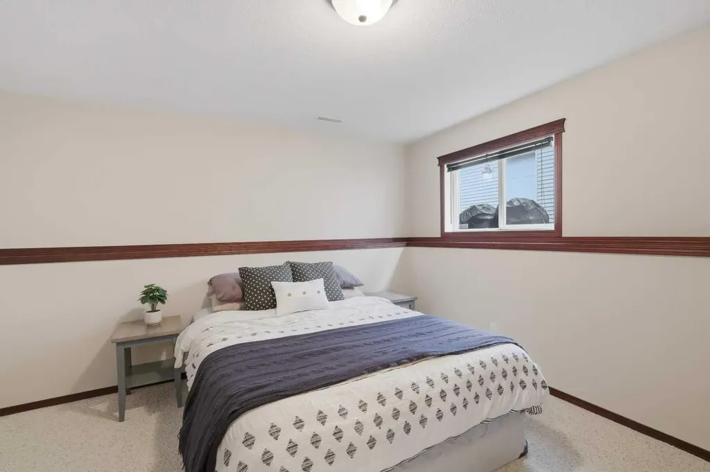 46 Livingston Close Lacombe AB T4L 2J3