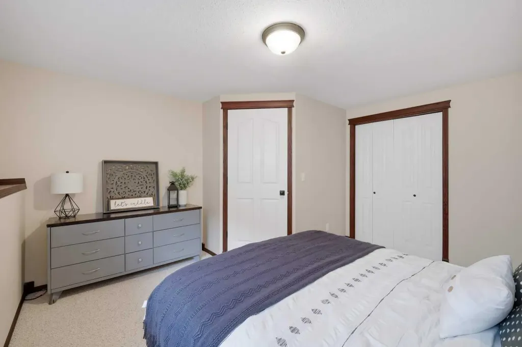46 Livingston Close Lacombe AB T4L 2J3