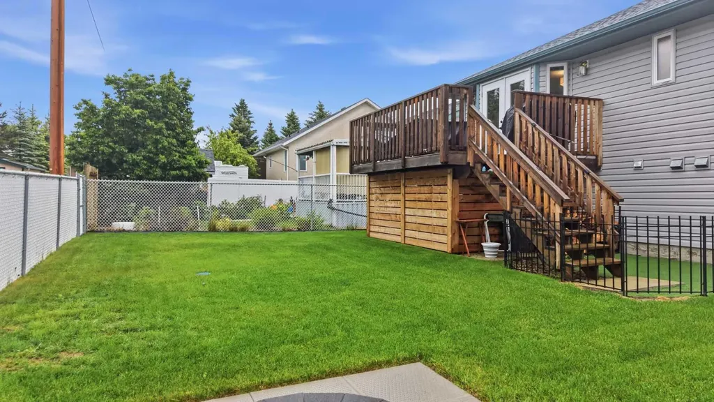 46 Livingston Close Lacombe AB T4L 2J3