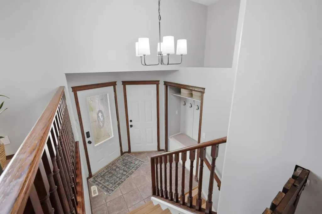 46 Livingston Close Lacombe AB T4L 2J3