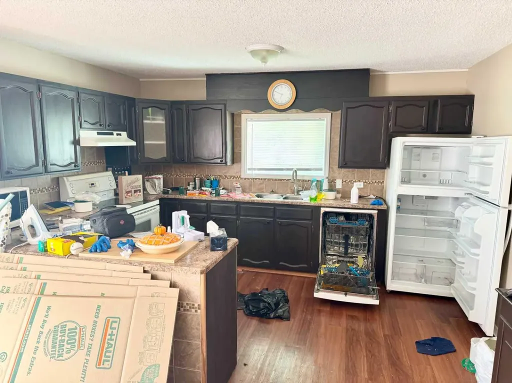 5013 4th Street Donnelly AB T0H 1G0