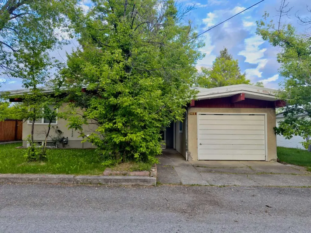 2021 73 Street Coleman AB T0K0M0