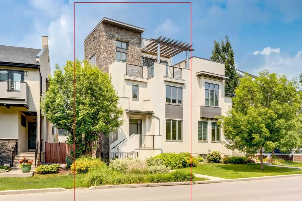 112 Burma Star Road SW Calgary AB T3E7Y4