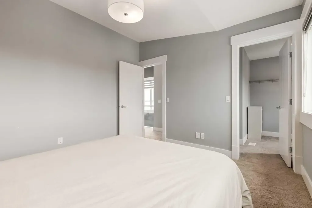 112 Burma Star Road SW Calgary AB T3E7Y4