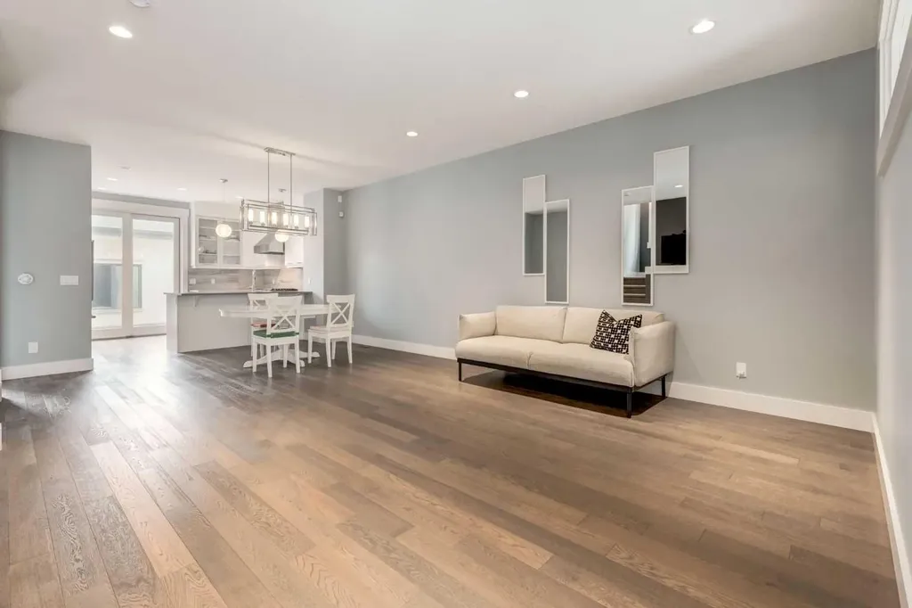 112 Burma Star Road SW Calgary AB T3E7Y4