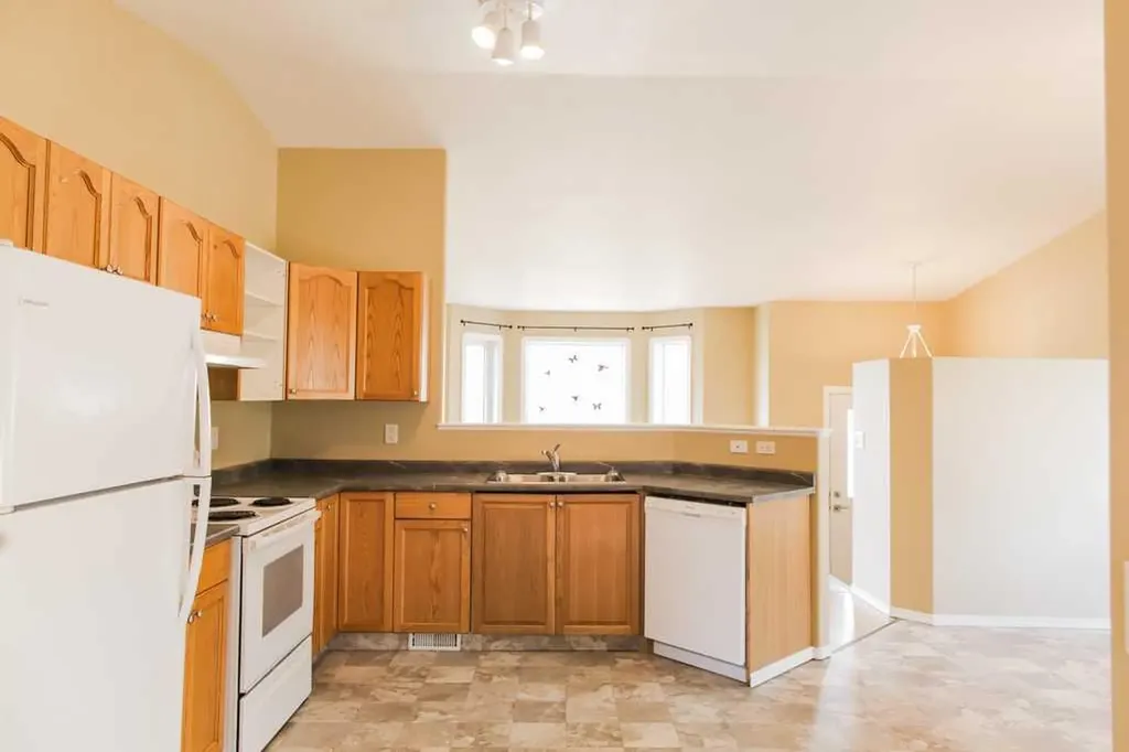 12702 95 Street Grande Prairie AB T8X1N4