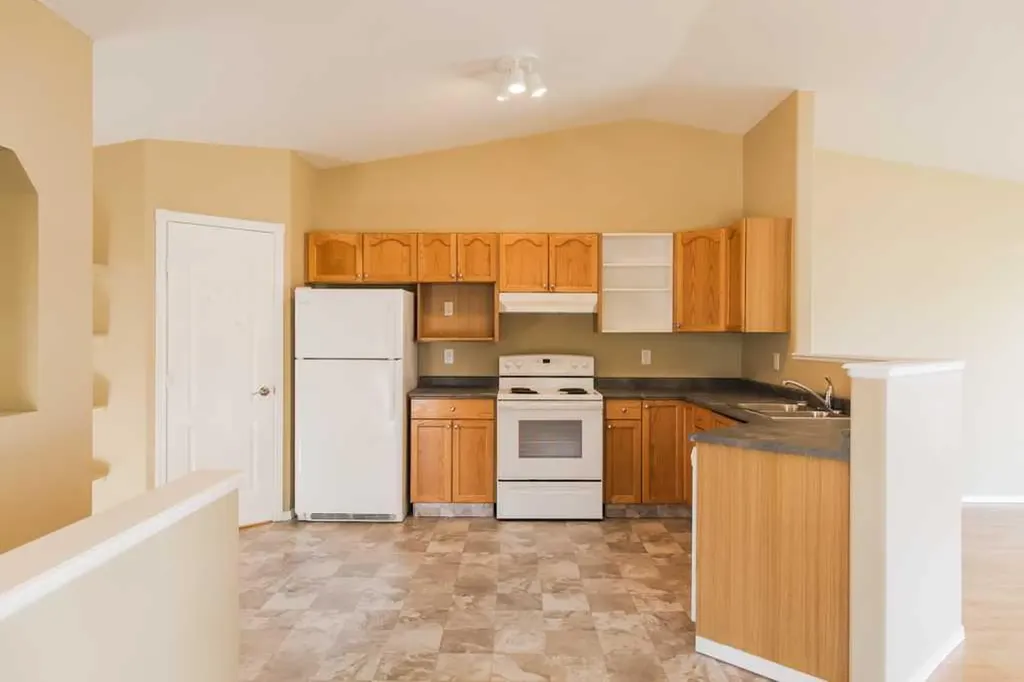 12702 95 Street Grande Prairie AB T8X1N4