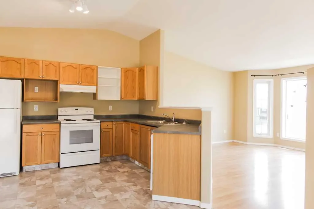 12702 95 Street Grande Prairie AB T8X1N4