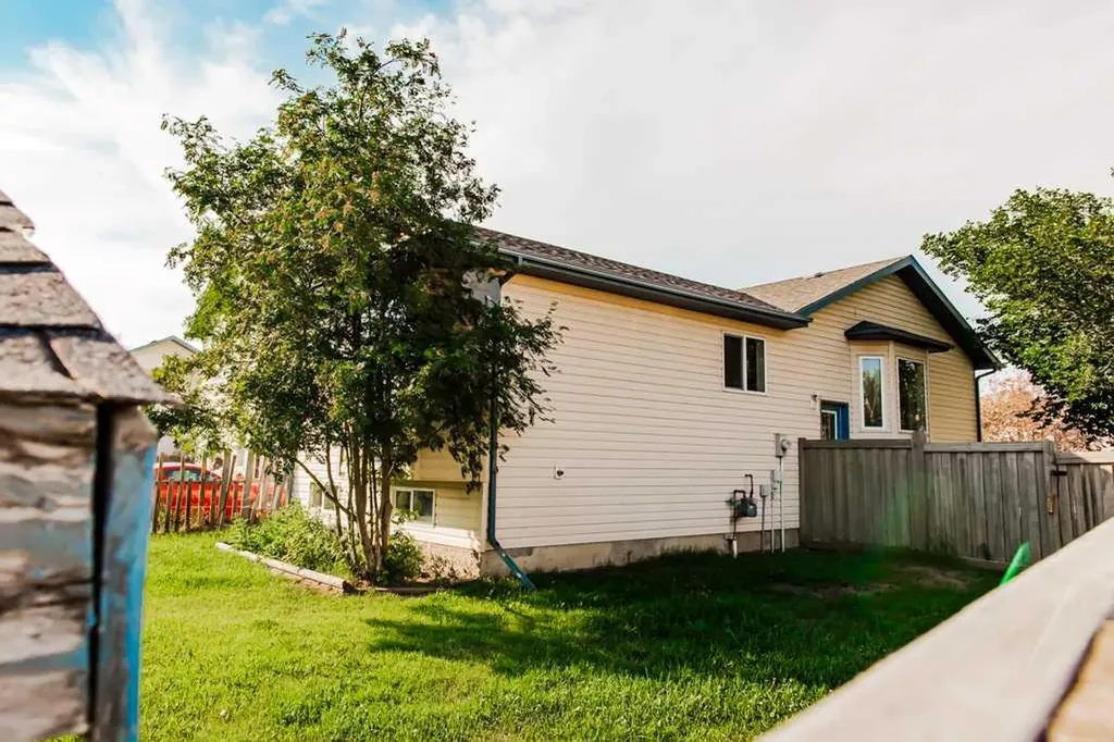 12702 95 Street Grande Prairie AB T8X1N4