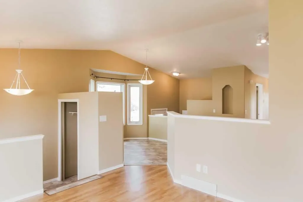 12702 95 Street Grande Prairie AB T8X1N4