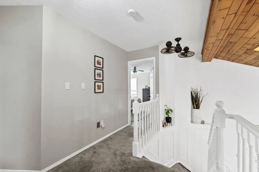 18 Rideau Crescent SE Medicine Hat AB T1B 3X9
