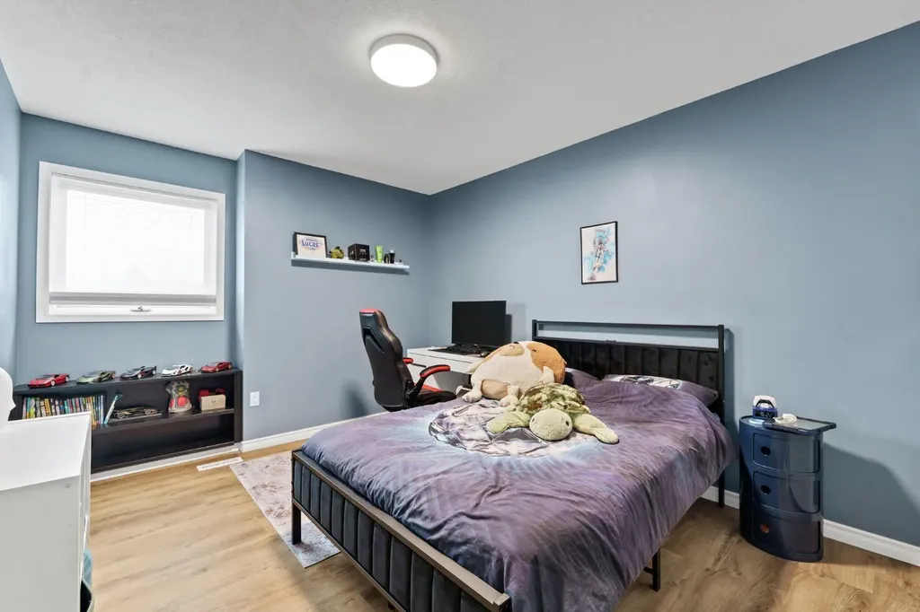 18 Rideau Crescent SE Medicine Hat AB T1B 3X9