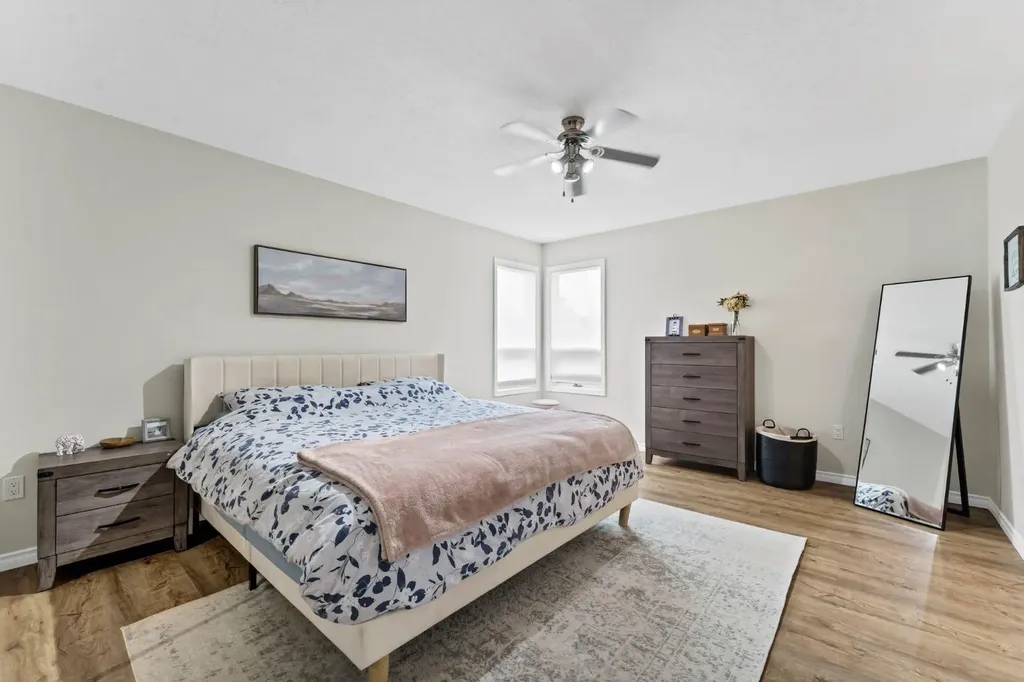 18 Rideau Crescent SE Medicine Hat AB T1B 3X9