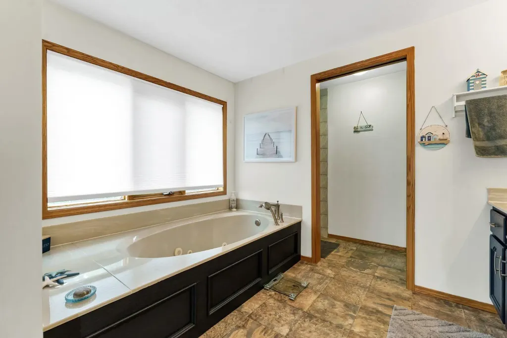 18 Rideau Crescent SE Medicine Hat AB T1B 3X9