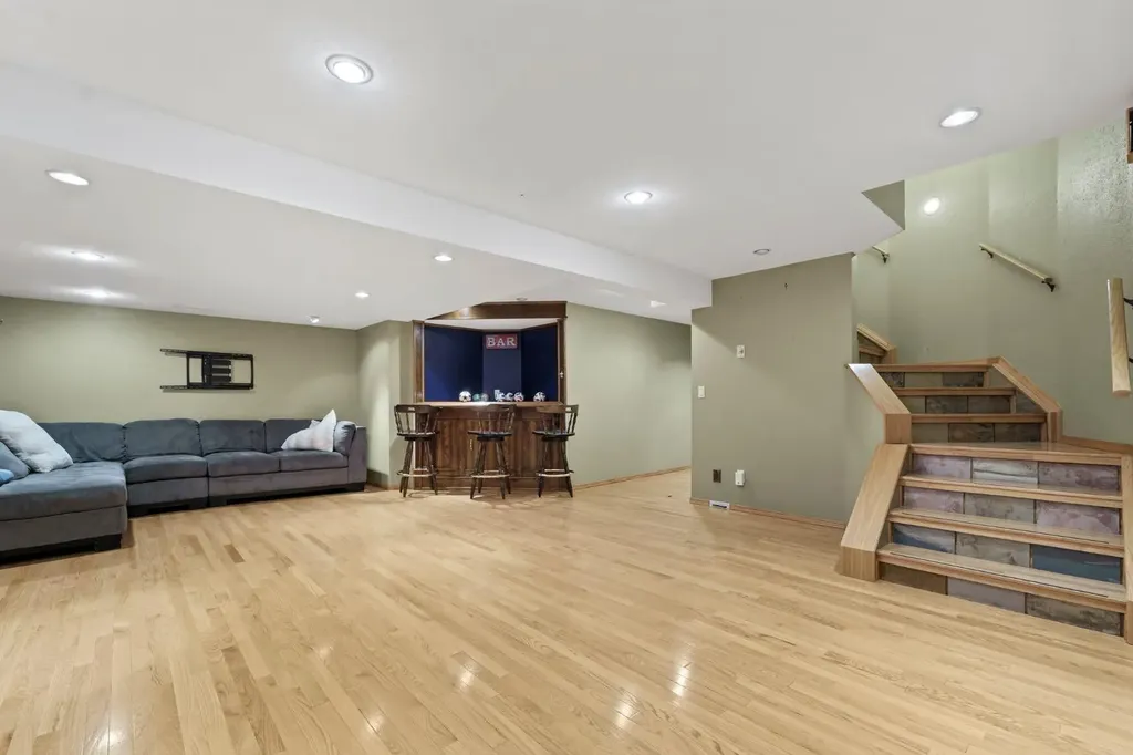 18 Rideau Crescent SE Medicine Hat AB T1B 3X9