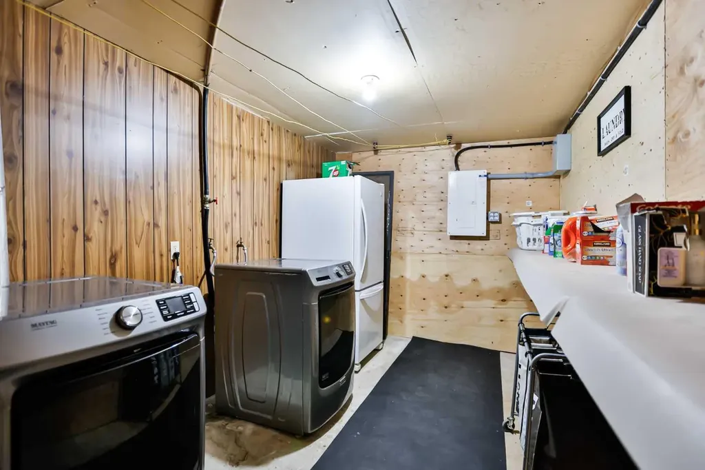 315 55 Avenue Coalhurst AB T0L 0V0