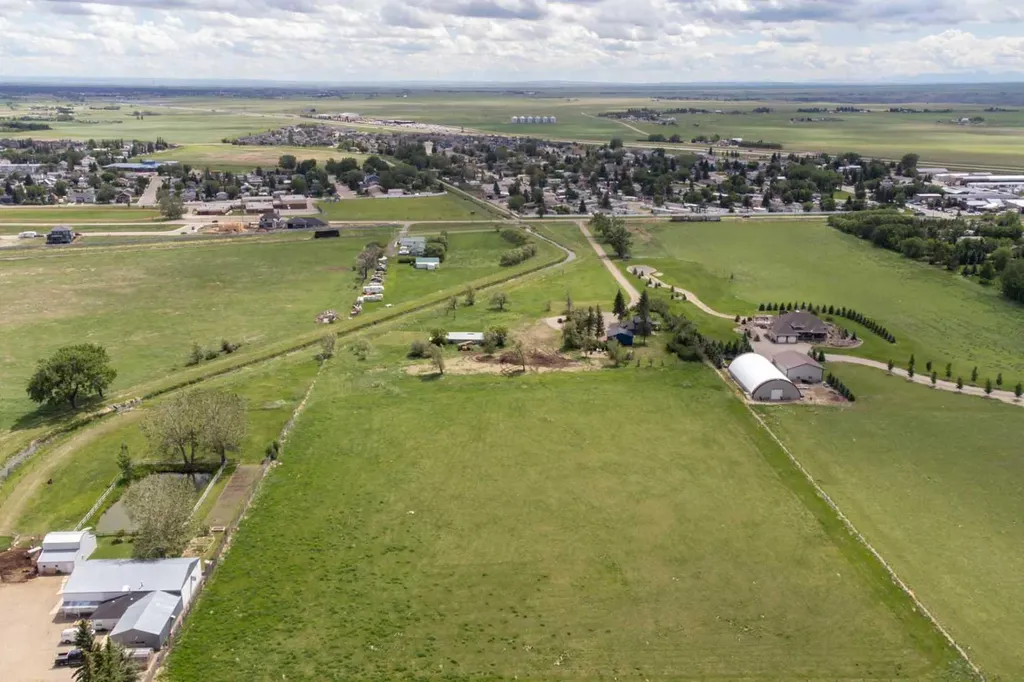 315 55 Avenue Coalhurst AB T0L 0V0