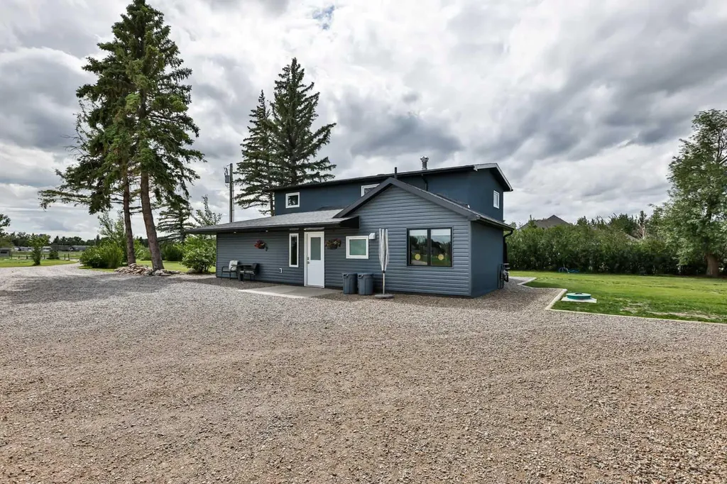 315 55 Avenue Coalhurst AB T0L 0V0