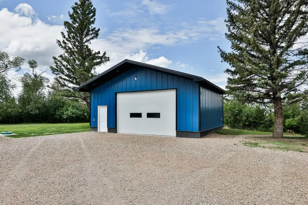315 55 Avenue Coalhurst AB T0L 0V0