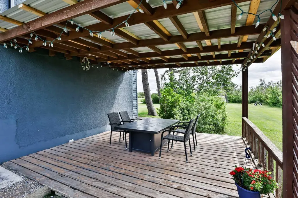 315 55 Avenue Coalhurst AB T0L 0V0