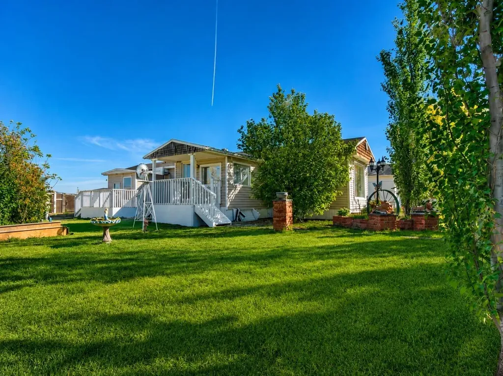 214 Gleichen Street Gleichen AB T1P1N0