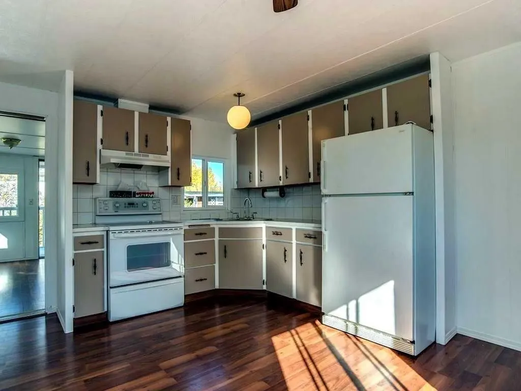 214 Gleichen Street Gleichen AB T1P1N0
