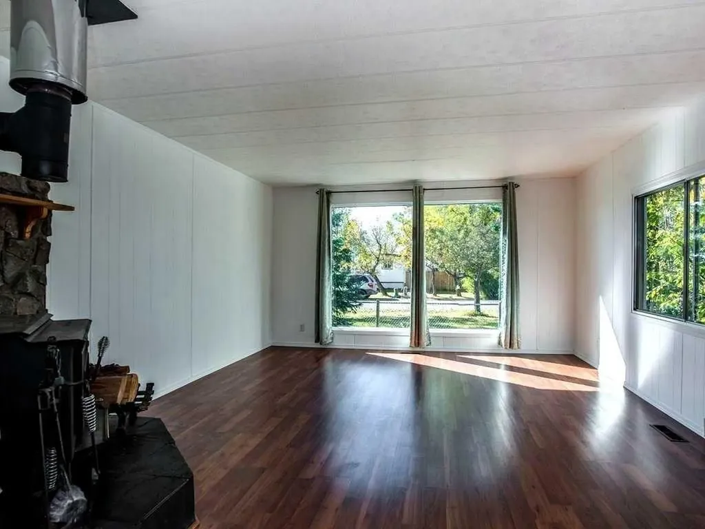 214 Gleichen Street Gleichen AB T1P1N0