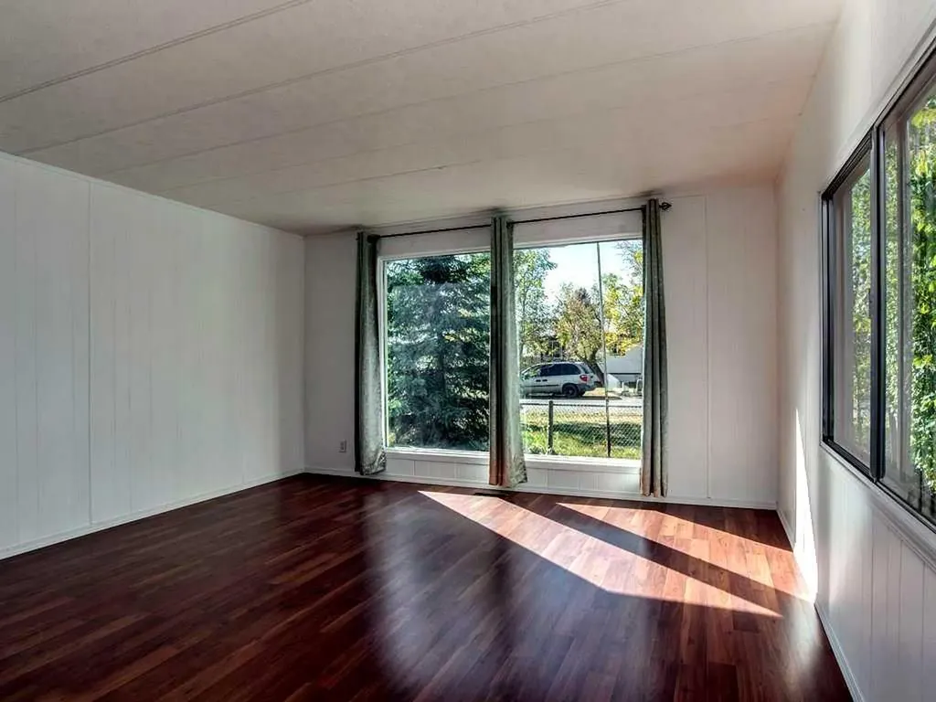214 Gleichen Street Gleichen AB T1P1N0