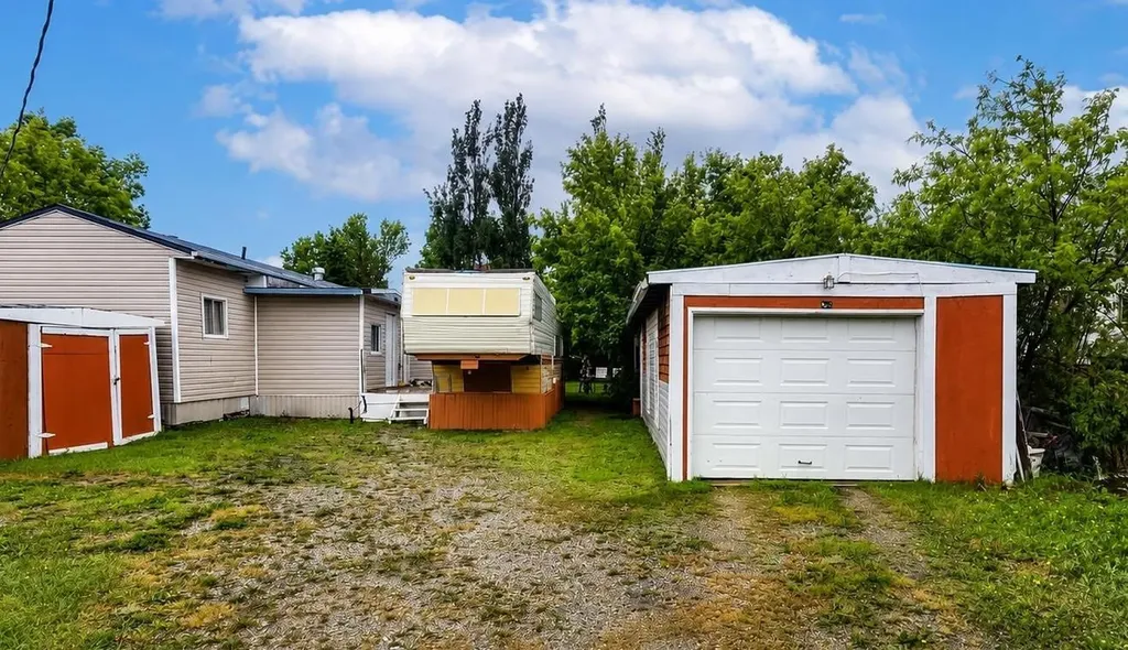 214 Gleichen Street Gleichen AB T1P1N0