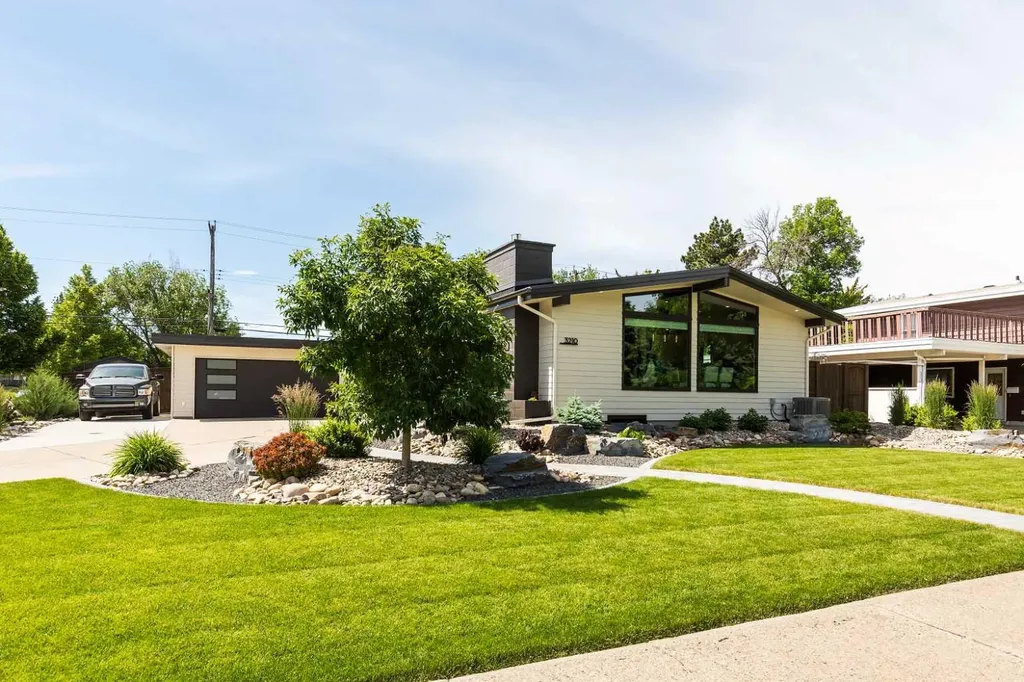 3210 South Parkside Drive S Lethbridge AB T1K 0E2