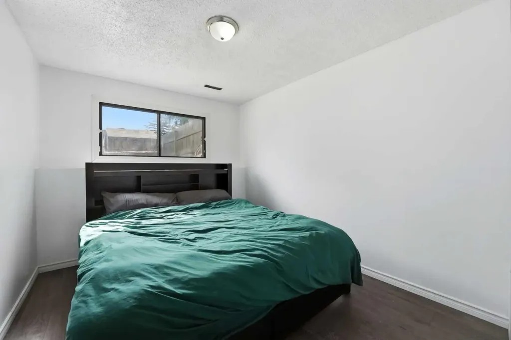 9 Griffiths Avenue Red Deer AB T4P 2K6