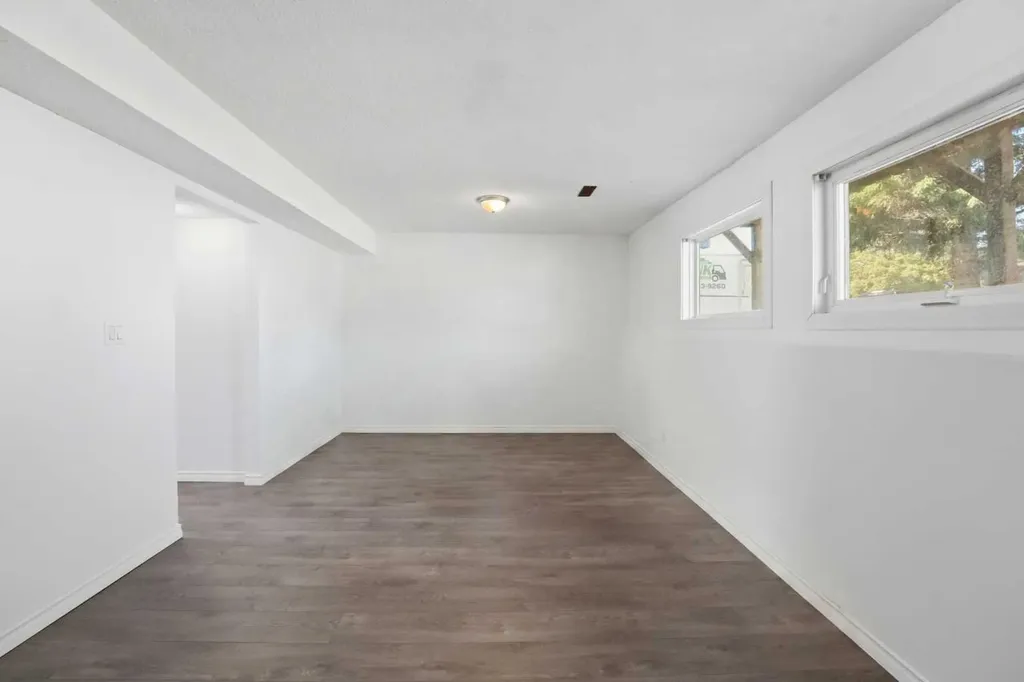 9 Griffiths Avenue Red Deer AB T4P 2K6