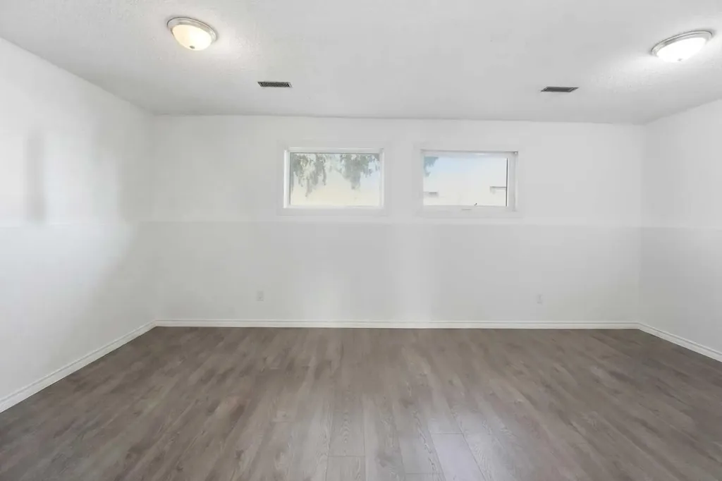 9 Griffiths Avenue Red Deer AB T4P 2K6